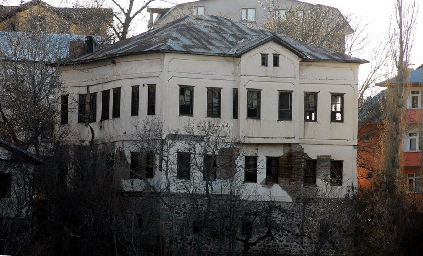 Şebinkarahisar Evleri