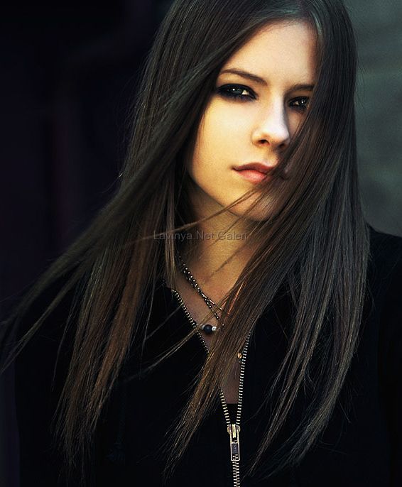 AvRiL LaViGNe (Black)